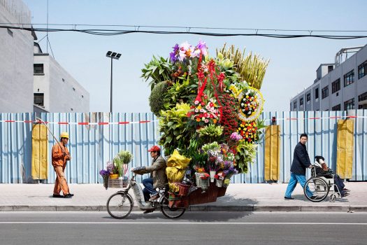 totems-alain-delorme-photography-streets-china_dezeen_2364_col_6-1704x1137
